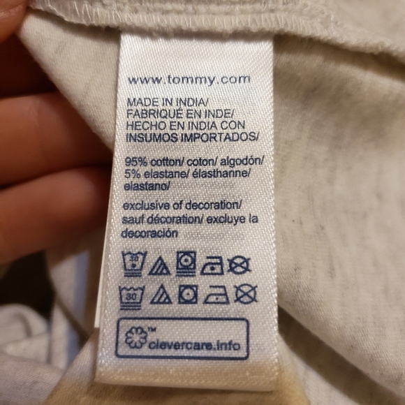 Tommy Hilfiger size Medium - Picture 6 of 6